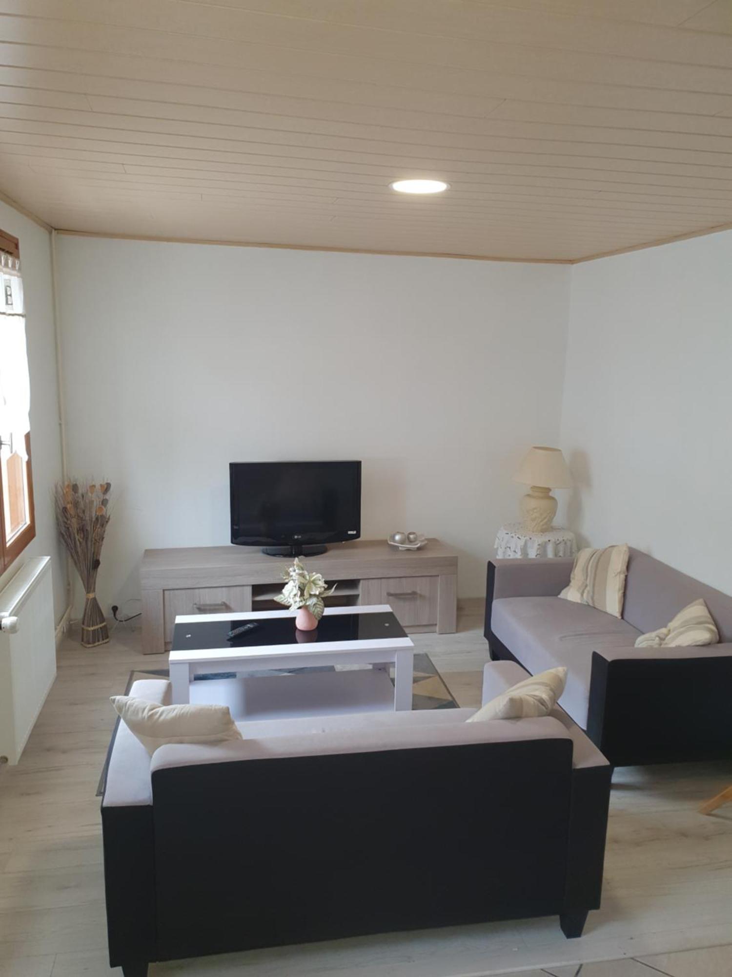 Gite Des Jardiniers Fumay Luaran gambar